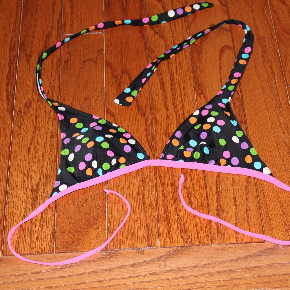 size M, bikini top with polka dots, like new condition
